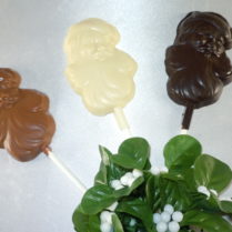 Chocolate Santa Pops with Mistletoe