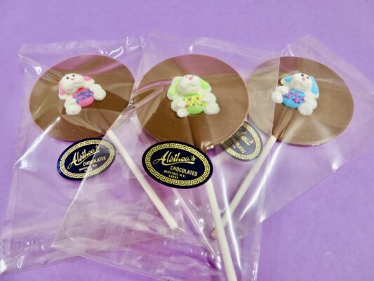 Chocolate Easter Pops Decorated with Easter Bunnies