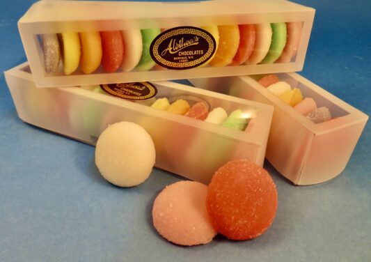 Small gift box of assorted French creams